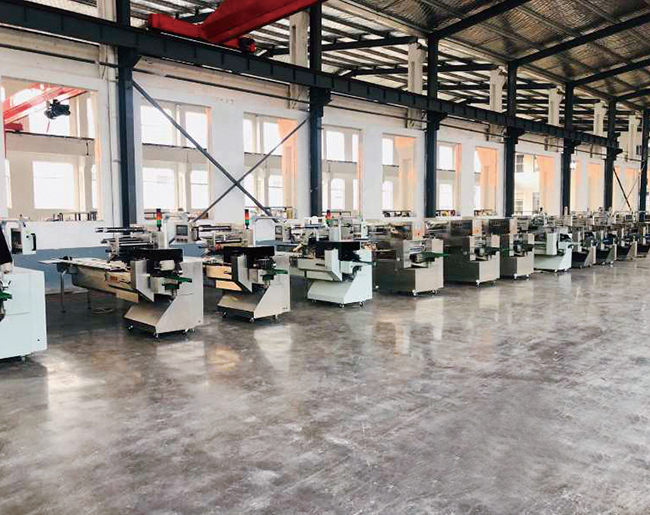 What preparation do you need to do before using the rotary one-drag-three plastic packaging machine? What preparation do you need to do before using the rotary one-drag-three plastic packaging machine?